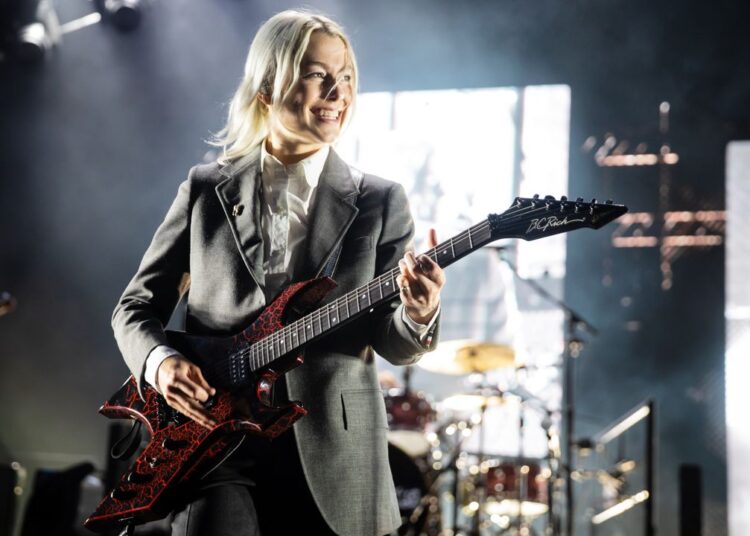 Phoebe Bridgers estrena nueva música en su primera exposición individual desde 2023