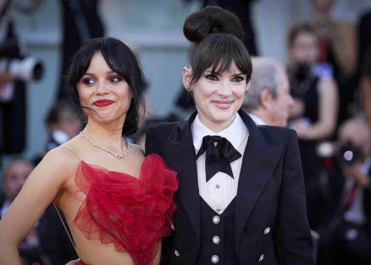 Que Winona Ryder se una al elenco de Wednesday tiene mucho sentido con la conexión de Tim Burton y Jenna Ortega