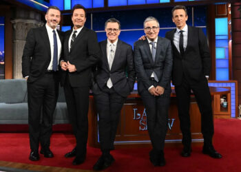 El presentador de 'Late Show' Stephen Colbert con los invitados Jimmy Kimmel, Jimmy Fallon, John Oliver y Seth MeyersCrédito: Scott Kowalchyk/cbs