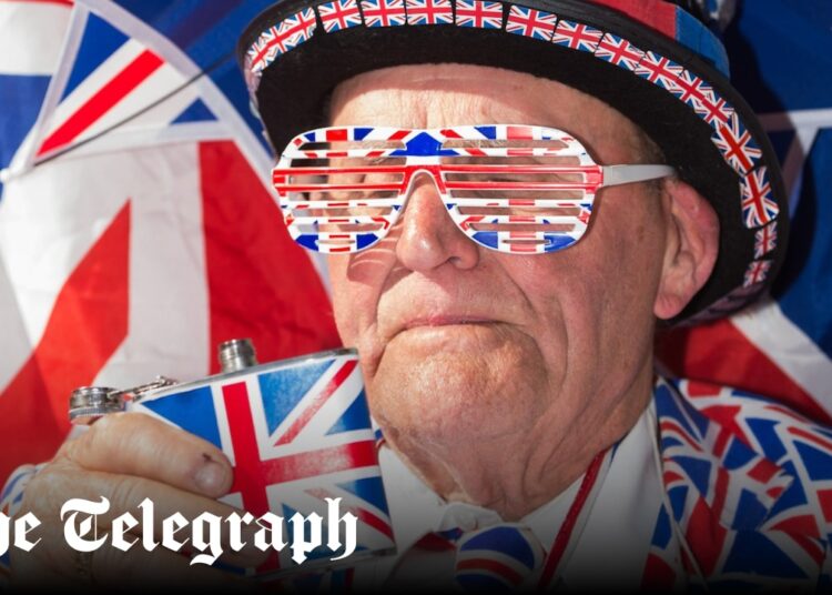 Terry Hutt, ferviente partidario de la familia real conocido como 'Union Jack Man' – obituario