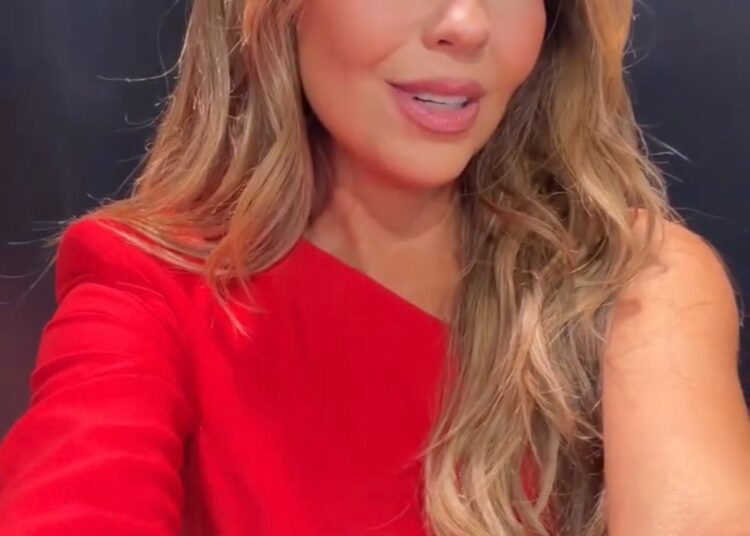 Thalia and BINI spark Filipino nostalgia with a viral Marimar moment at the 2026 Billboard Women in Music Awards in Los Angeles.