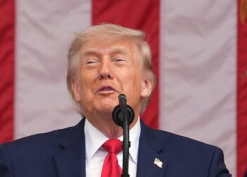 Trump critica a los artistas de 'tercera categoría' que abandonan el concierto Freedom 250