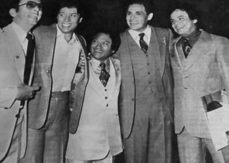 Una buena foto de grandes cantantes