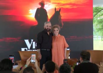 ¿Cómo fue la presentación del tributo con banda a Vicente Fernández?