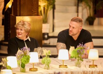 James Haskell y su madre Susie sobre Celebs Go Dating