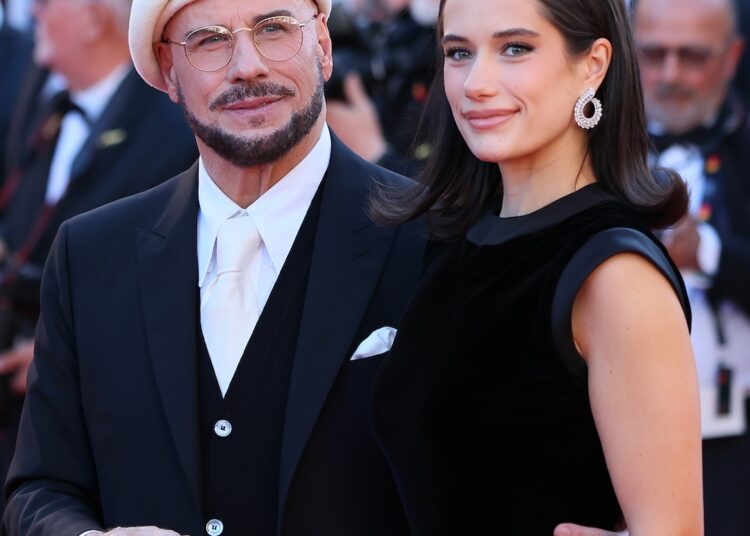 ¿Quién es la hija de John Travolta, Ella Bleu Travolta?
