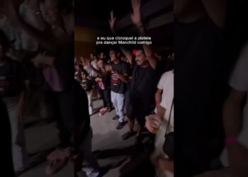 Foi icônico assistir do palco💅🏻✨ #manchild #sabrinacarpenter #show #dancinha #plateia