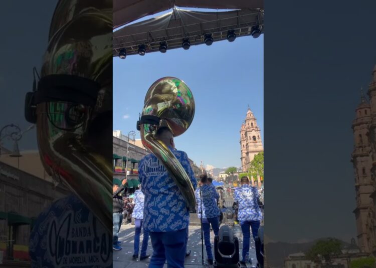 Así disfruta el compa Morris #banda #bandamonarca #morelia #musica