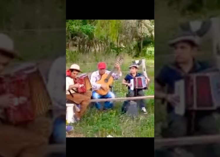 Un poco de #musica después de un largo día de #trabajo #chamame #musicalitoraleña