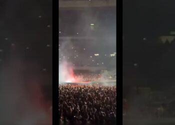 Así empezó el show de Lali en River que pertenece a la primera función de las dos que ofrecerá