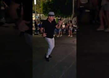 vean estos son los cumbiones que llega a bailar catrin en las noches 🎶🎵👏#shorts #baile #show #viral