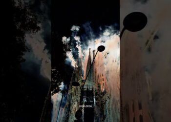 espectáculo Sagrada Familia Barcelona con el Papa Leon XIV Spain 2026 #gaudi #sagradafamilia