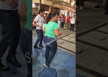 tremendo bailongo sabrozon movidito #baile #show #cumbia