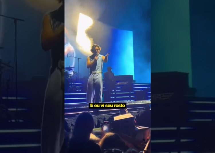 O susto dos cantores ao verem o ex no show!