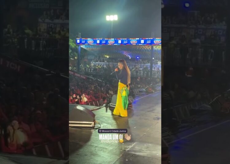 Simone Mendes cantando no show em Mossoró cidade junina 2026 #simonemendes #sertanejo #shorts #short
