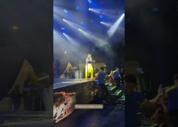 momento que Simone Mendes entra no show em Mossoró #simonemendes #sertanejo #shorts#short#shortvideo
