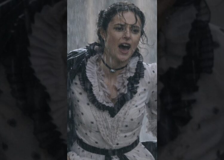 Melissa corre desesperada debaixo de chuva para salvar Vitória #novela #novelas #alémdotempo