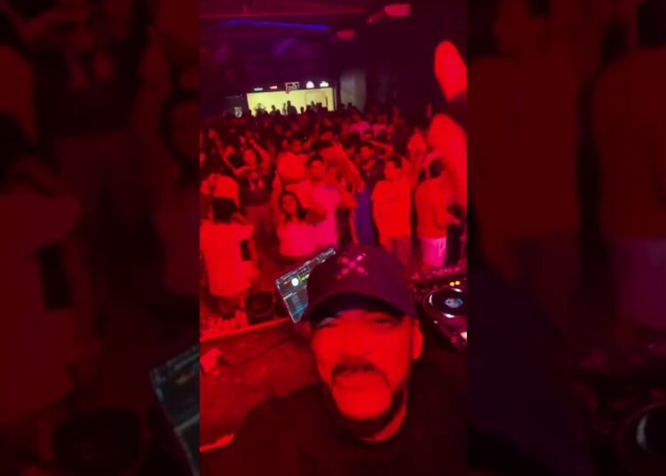 A DUPLA SHOW – INSANEDJ E MC ASSIS AO VIVO #estilocds #mcassis #shorts #sab #song #shortsfeed #remix