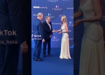 Ester Expósito y el Príncipe Alberto Protagonizan Momento Viral #EsterExposito #PrincipeAlberto