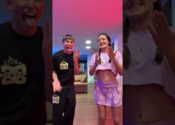 🤫🤫Que pensara Valeria 😱😱 #bizarrap #musica #humor #movimientoelamorhacealmundogirar #yosoydelos7mil