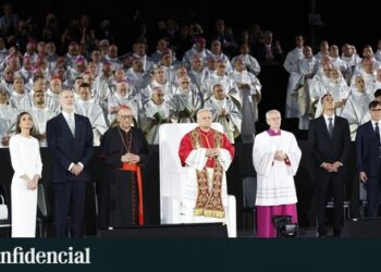 600 cantantes, 200 esteladas, un Papa y los Mossos: Cataluña, reflejada en la Sagrada Familia