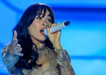 Aitana inicia el Icónica Santalucía Sevilla Fest abriendo su Cuarto Azul