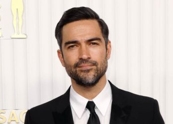 Alfonso Herrera, embajador de ACNUR, se une a más famosos para impulsar la ayuda a afectados por los sismos en Venezuela