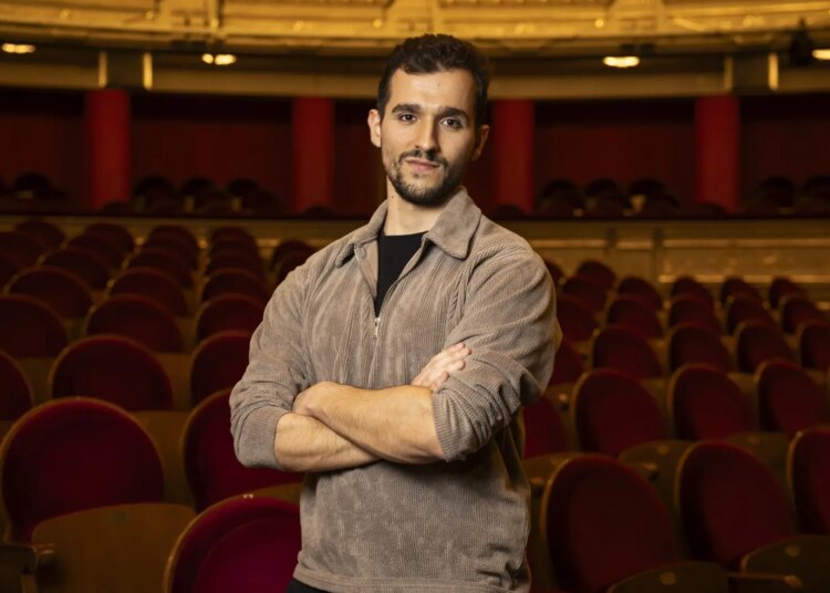 Alonso Gabarrús, barítono: "¿Qué es el éxito? Ser cantante de ópera. Pero esta es una carrera física y de fondo"