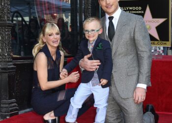 Anna Faris, el hijo de Chris Pratt, Jack, asiste al estreno de Scary Movie 6