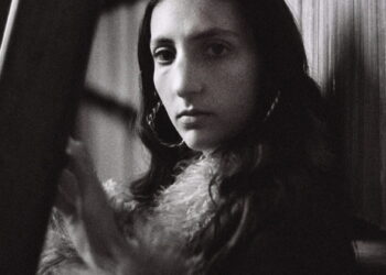 Artista destacado: Stella Prince está llevando la música folk a una nueva generación