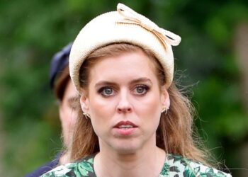 Beatrice supuestamente ahoga sus penas y vive con miedo