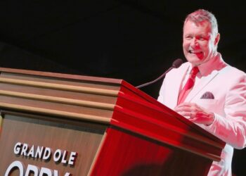 Bill Cody, locutor de Grand Ole Opry y DJ de Nashville, muere a los 67 años