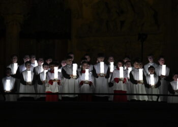 Cantantes del coro expulsados de Sagrada Familia iban a cantar himno Cataluña - Último momento