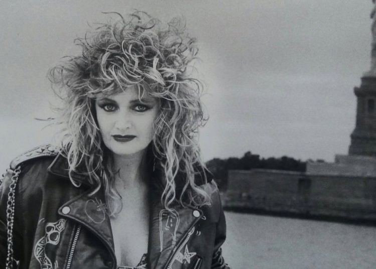 De cuánto es la fortuna de Bonnie Tyler y cómo es el presente del ícono de los 80
