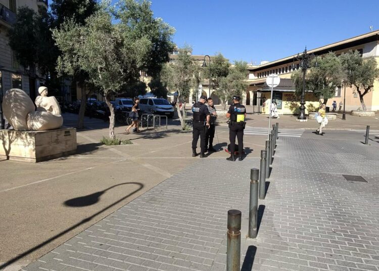 El Círculo de Escritores de Baleares echa a andar mañana l Cantantes callejeros