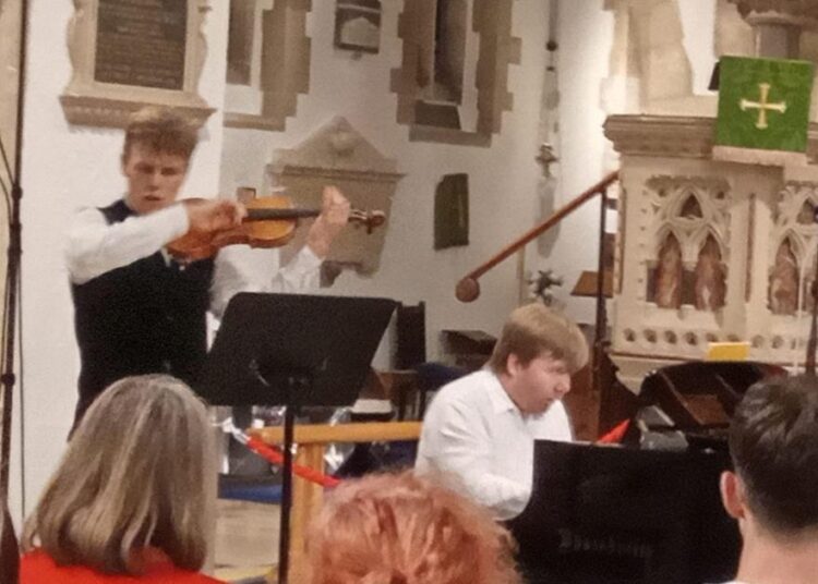 El concierto de Seaton Music brilla a pesar del cambio de pianista de última hora