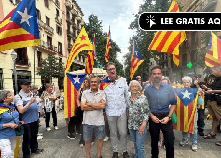 El independentismo pide explicaciones a Illa por los cantantes expulsados de la Sagrada Familia
