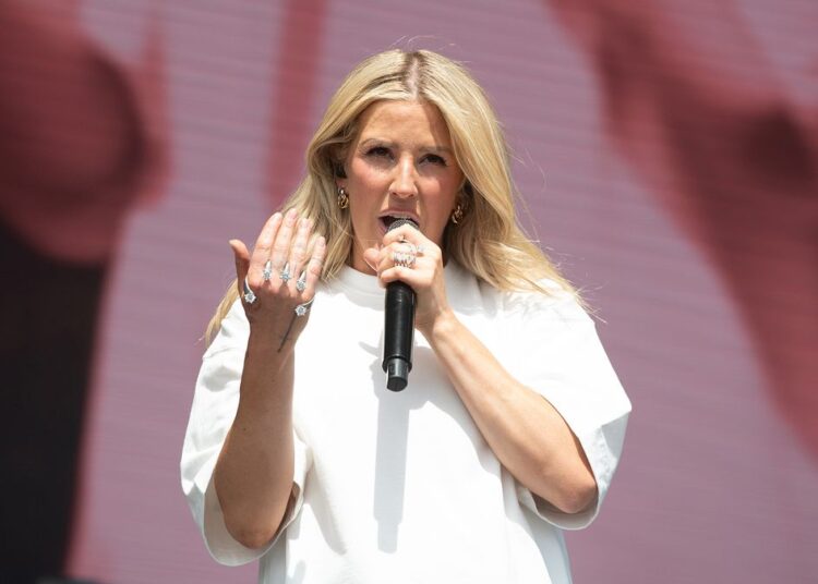 Ellie Goulding confirma la fecha de lanzamiento de su nueva canción 'Black Prada Dress'