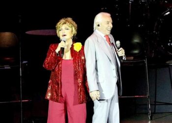 La pareja de cantantes ofreció esta noche un concierto en el Escenario GNP.