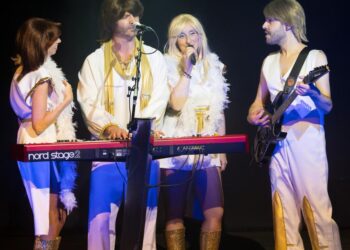 Eventos de graduación y música pop llegarán a Shropshire Petal Fields