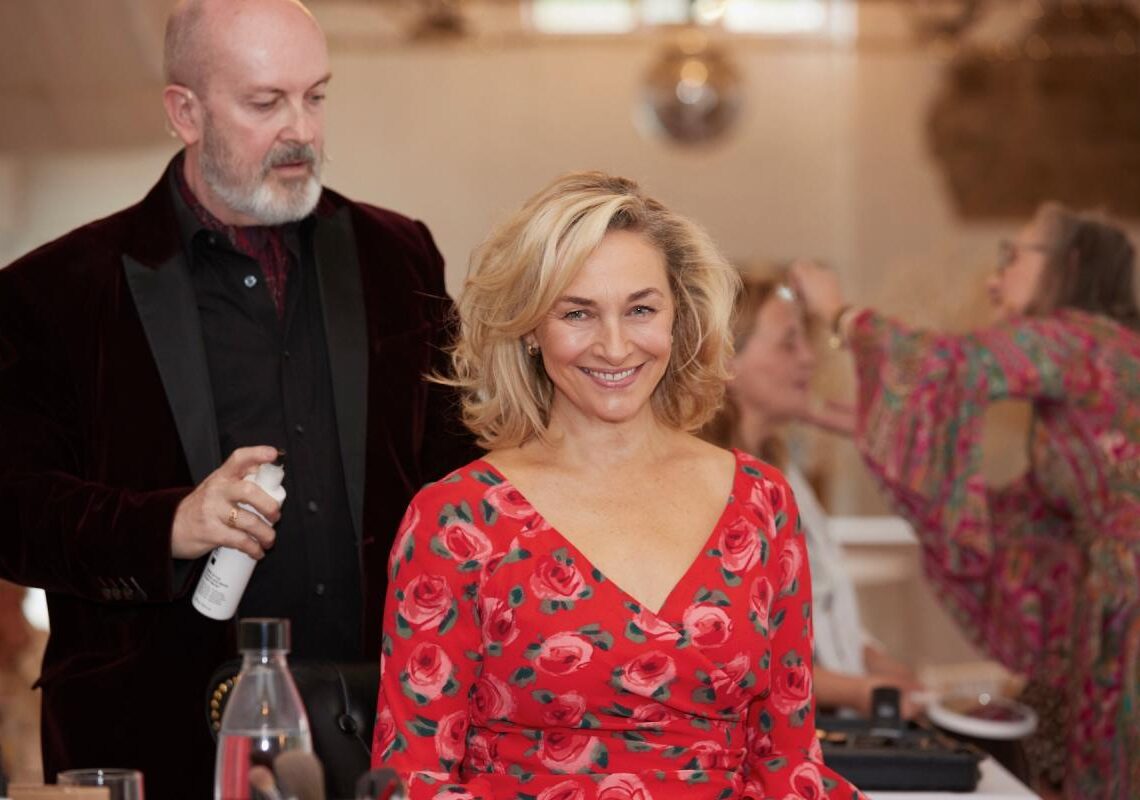 Expertos en maquillaje y peluquería de celebridades traen glamour a Pembrokeshire