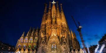 Expulsados 600 cantantes de la Sagrada Família por polémica con símbolos independentistas