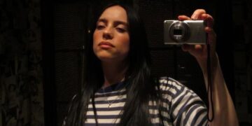 Finneas adopta la etiqueta 'Paquete de expansión' de Billie Eilish