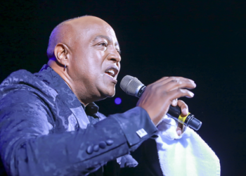Huyền thoại âm nhạc Peabo Bryson qua đời- Ảnh 1.