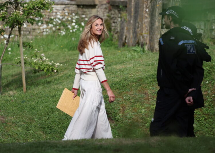 Harriet Sperling sonríe en el ensayo de la boda real