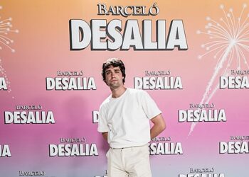 Hey Kid en la alfombra blanca de 'Desalia 2026'.