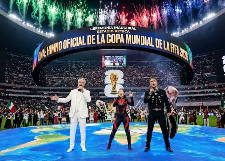 Himnos de México y Sudáfrica llevan solemnidad al arranque de la Copa