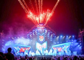 Hoa Minzy y Quang Hung MasterD animan el concierto