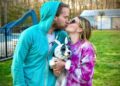 Jesse Ridgway y su esposa Ashley duermen junto a una pistola en medio de una reacción violenta por interrumpir el embarazo