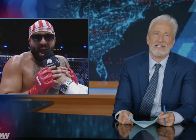 Jon Stewart critica el "triste" evento de Trump en la Casa Blanca de UFC